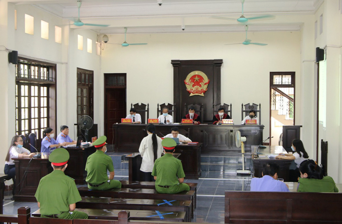 Quang cảnh phiên tòa.