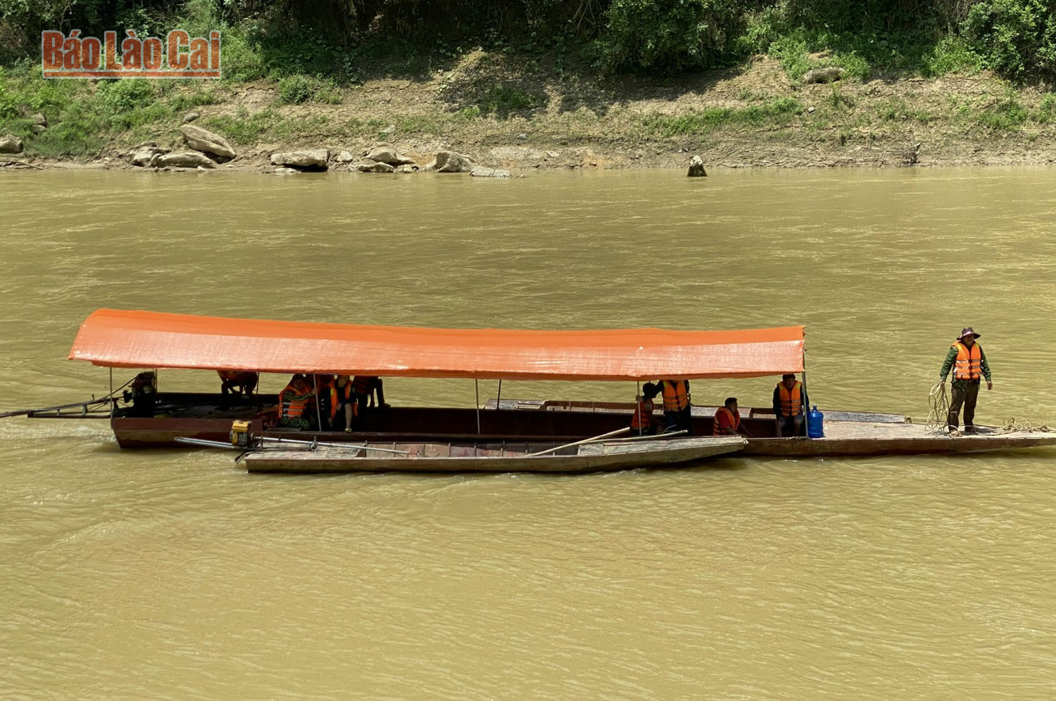 Chủ tịch UBND các huyện, thị xã, thành phố phải chịu trách nhiệm nếu để xảy ra tai nạn giao thông đường thủy trên địa bàn ảnh 1