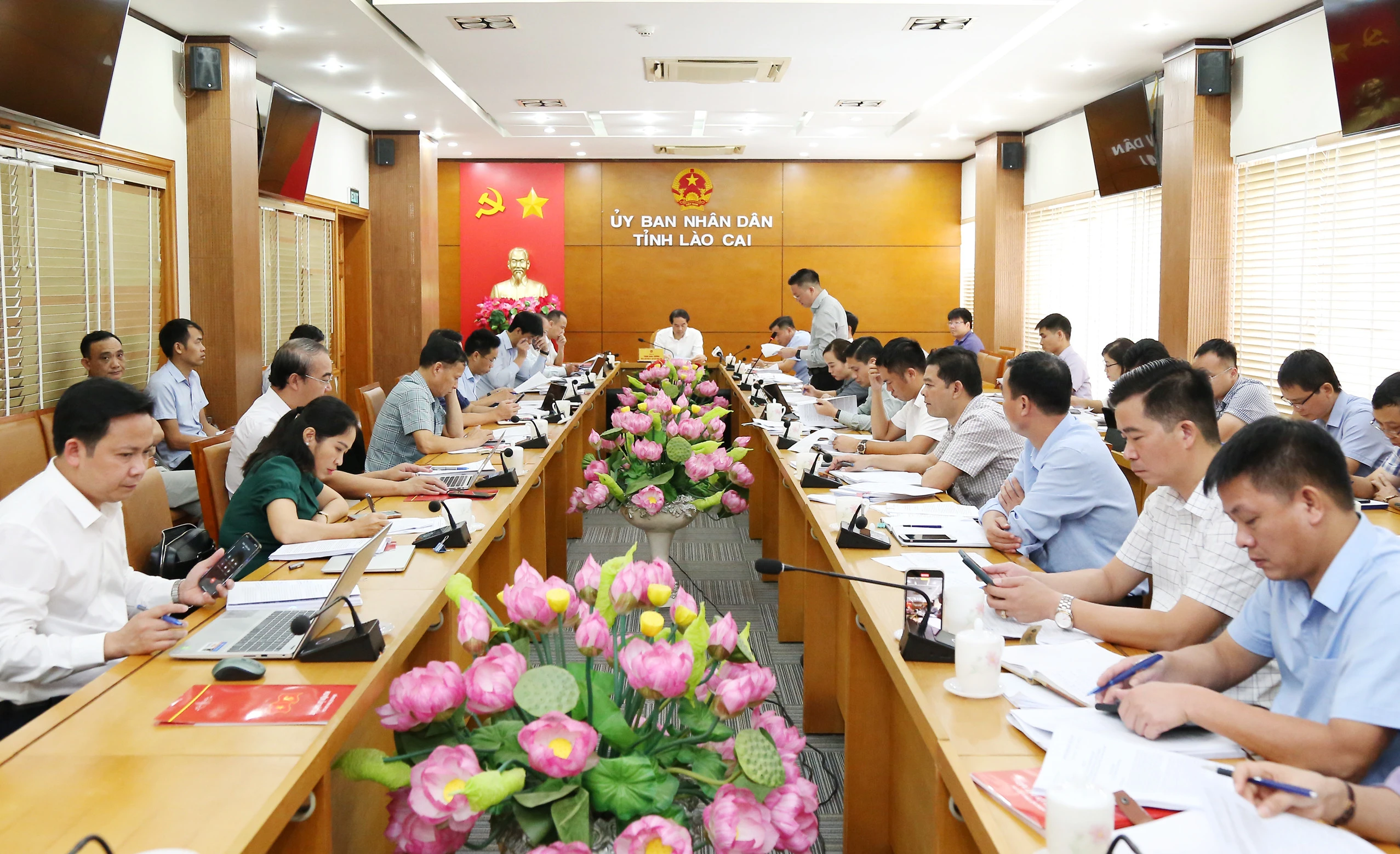 Chủ tịch UBND tỉnh Trịnh Xuân Trường: Bát Xát cần chủ động, quyết tâm hoàn thành cao nhất các chỉ tiêu, nhiệm vụ ảnh 3