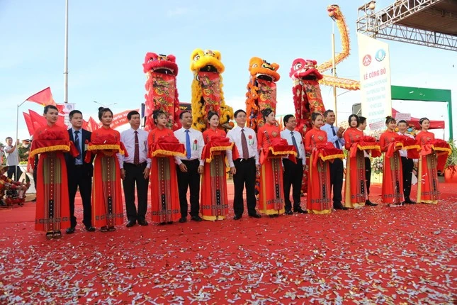 Các doanh nghiệp được trao chứng thư kiểm dịch thực vật để xuất khẩu. Các doanh nghiệp được trao chứng thư kiểm dịch thực vật để xuất khẩu.