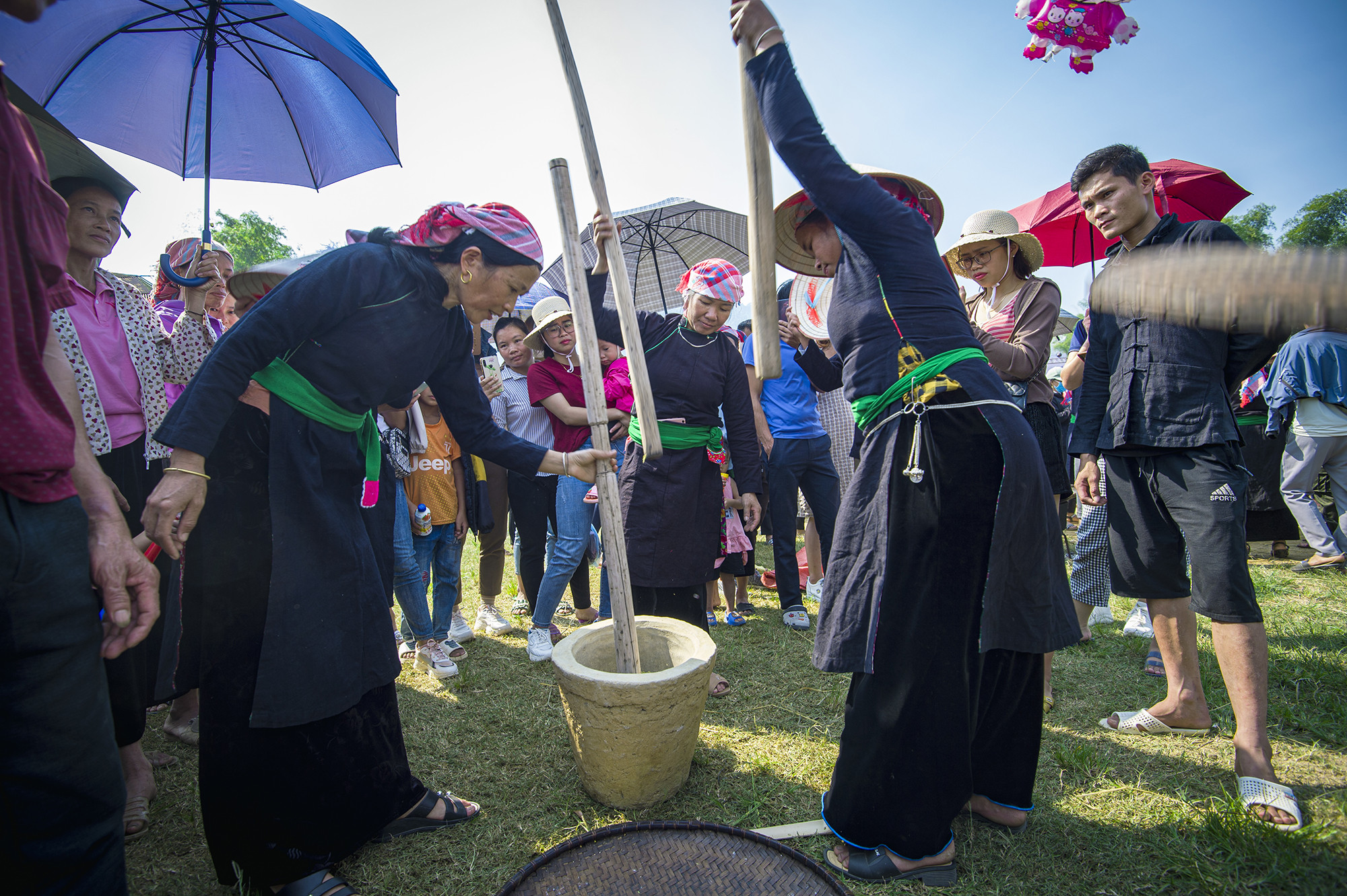 Rộn ràng lễ hội cốm của người Tày Dương Quỳ ảnh 2