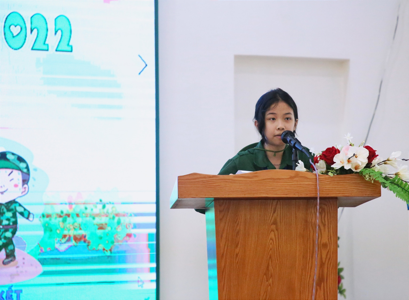 Em Nguyễn Vũ Bảo Trâm phát biểu cảm nghĩ trước học kỳ trải nghiệm.