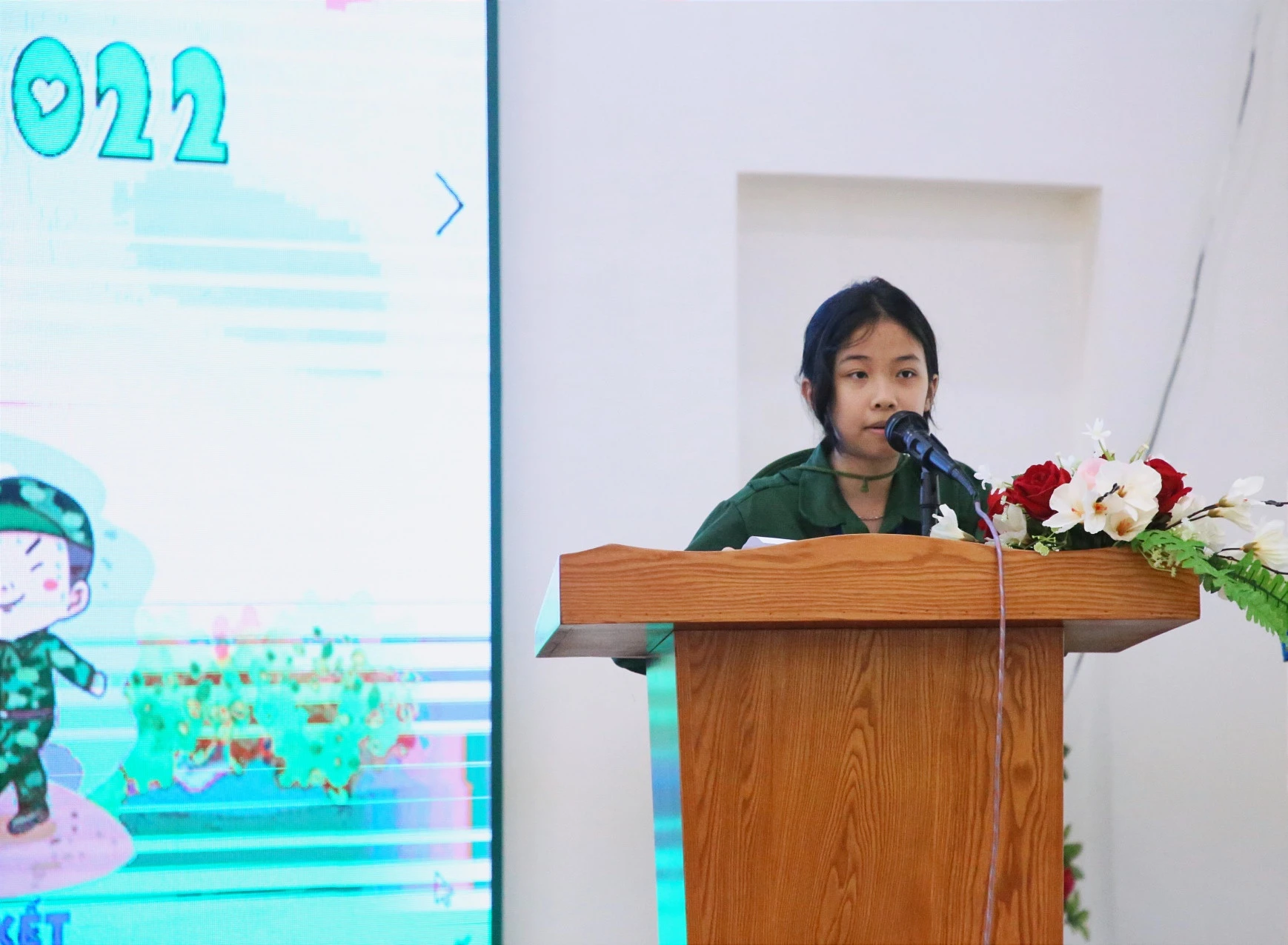 Em Nguyễn Vũ Bảo Trâm phát biểu cảm nghĩ trước học kỳ trải nghiệm.