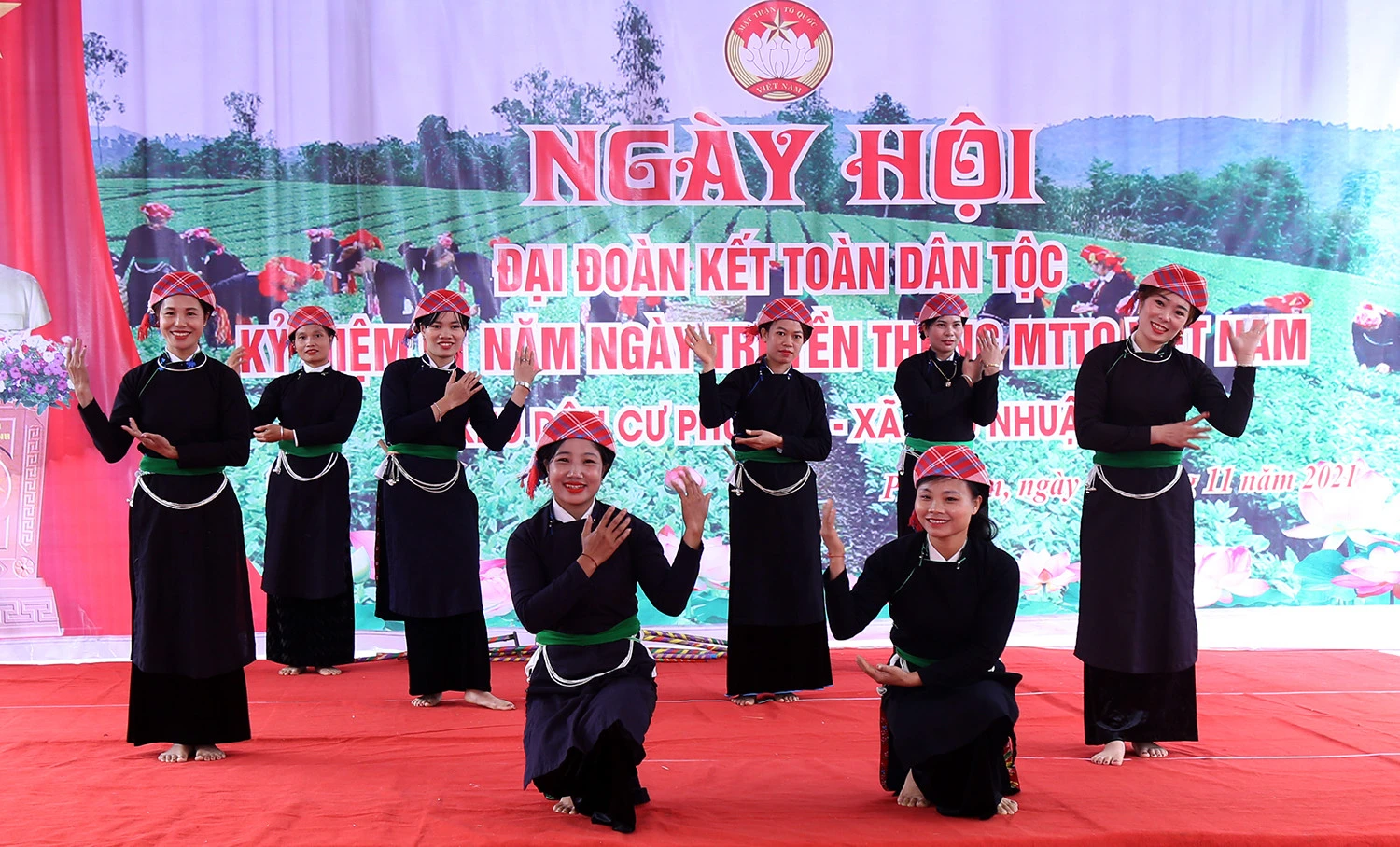 Đoàn kết tạo nên sức mạnh tổng hợp cho tỉnh Lào Cai. Đoàn kết tạo nên sức mạnh tổng hợp cho tỉnh Lào Cai.