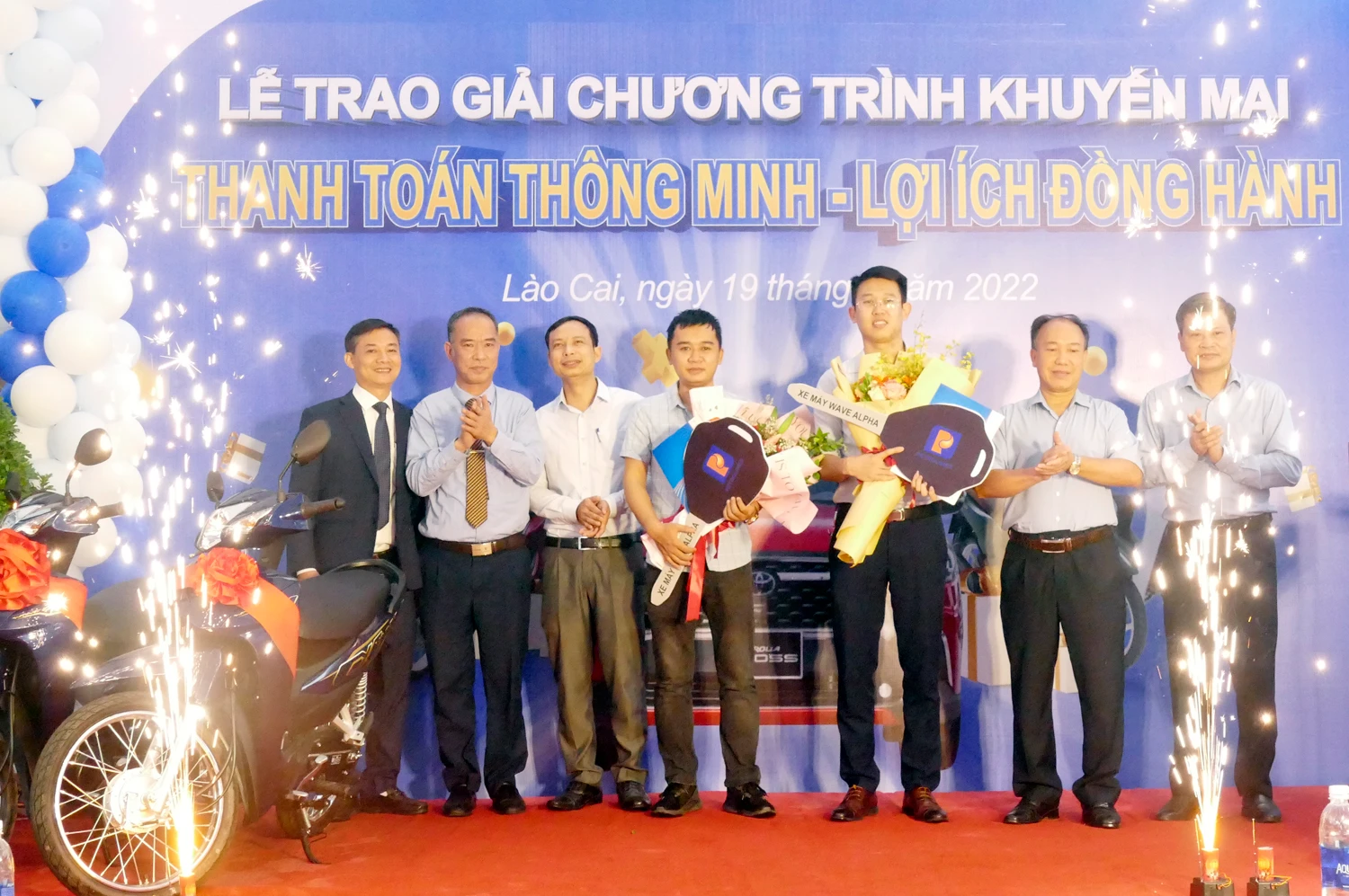 Sở hữu số Petrolimex ID may mắn, Lào Cai có 2 khách hàng trúng thưởng xe máy Honda Wave Alpha ảnh 2