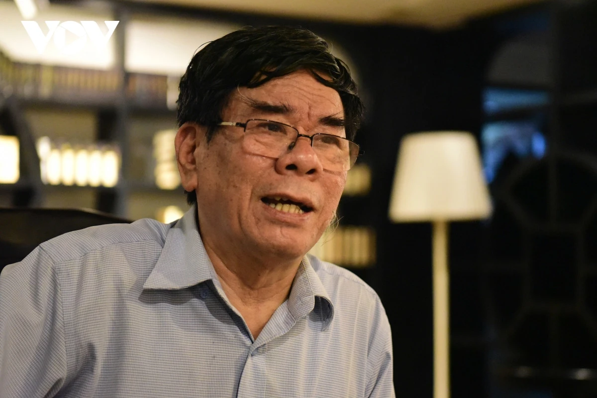 Không để ngòi bút bị cám dỗ bởi vật chất cũng là chiến đấu, là hy sinh ảnh 1 Không để ngòi bút bị cám dỗ bởi vật chất cũng là chiến đấu, là hy sinh ảnh 1