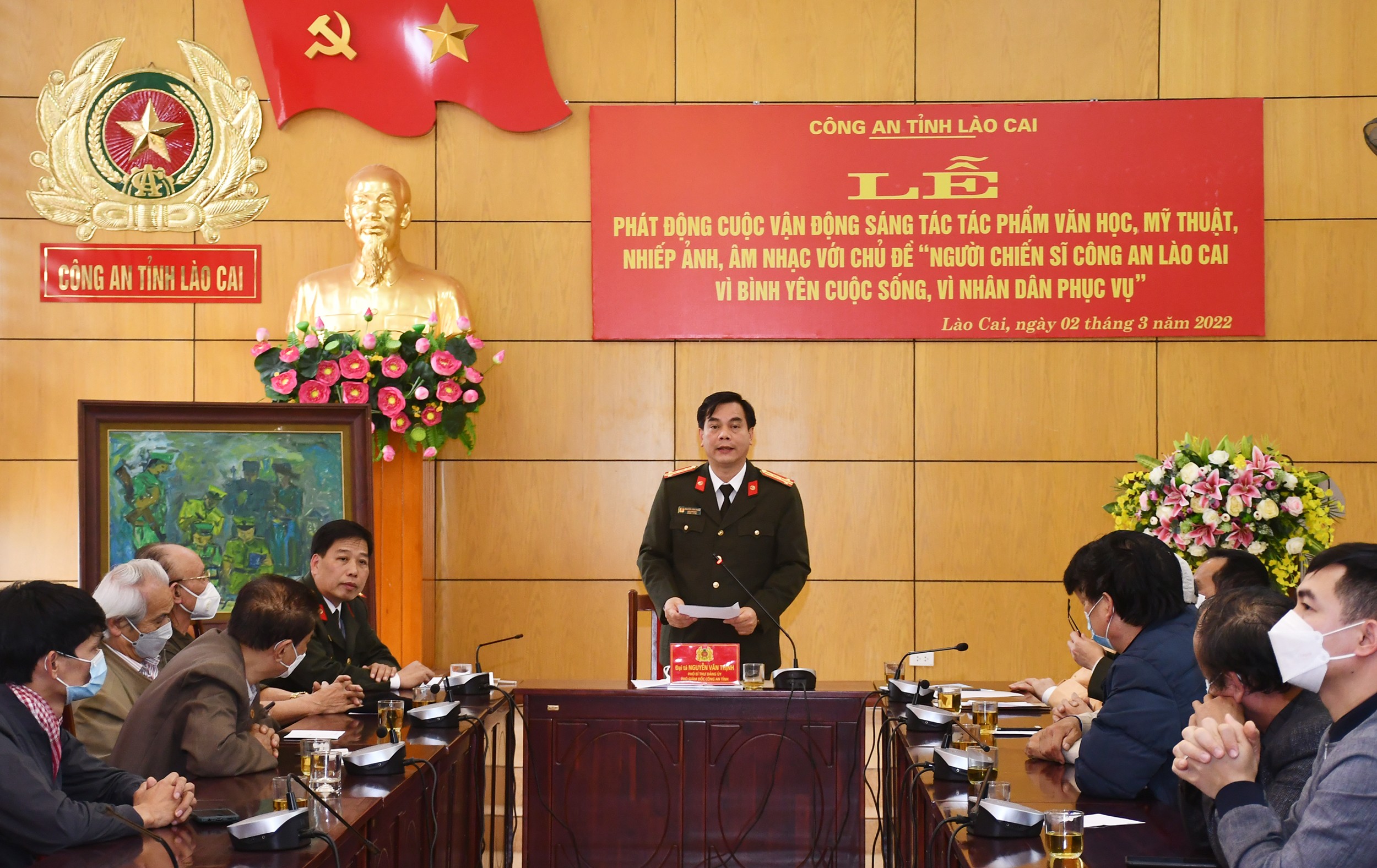 Đại tá Nguyễn Văn Thịnh, Phó Giám đốc Công an tỉnh phát biểu tại lễ phát động.