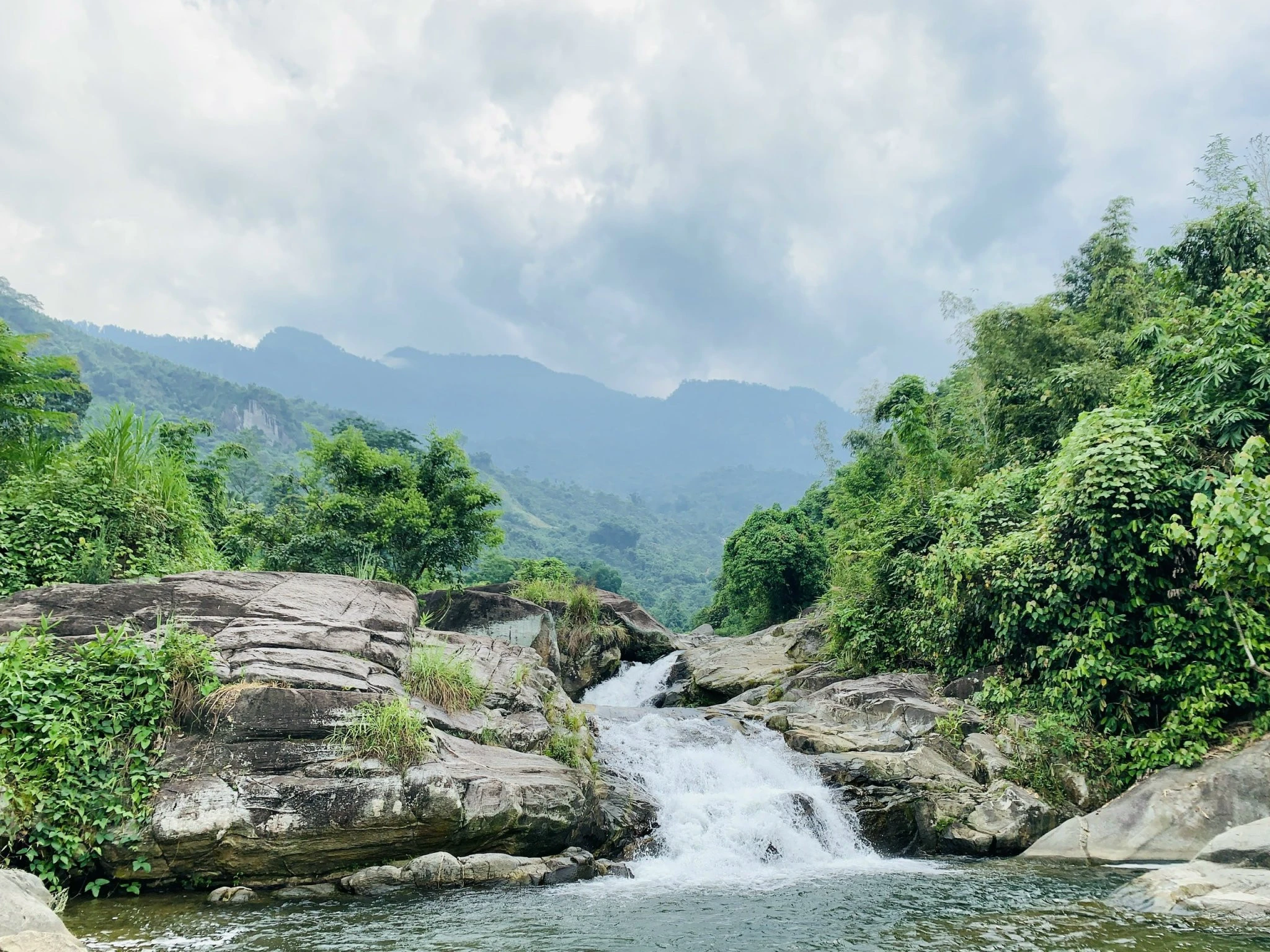 Thác Đầu Nhuần còn giữ nguyên nét hoang sơ.