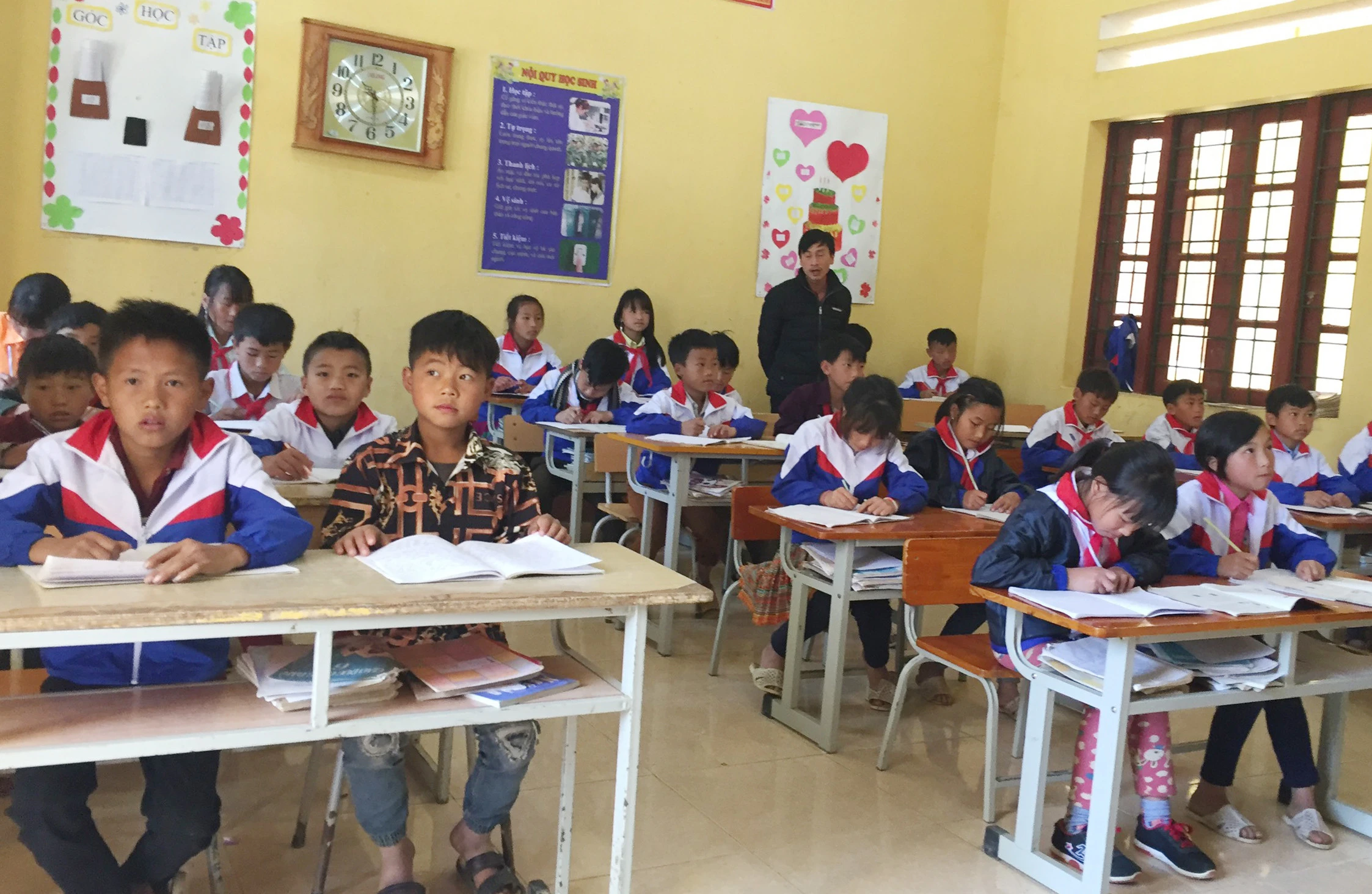 Toàn tỉnh có 390 trường học đạt chuẩn quốc gia ảnh 2 Toàn tỉnh có 390 trường học đạt chuẩn quốc gia ảnh 2