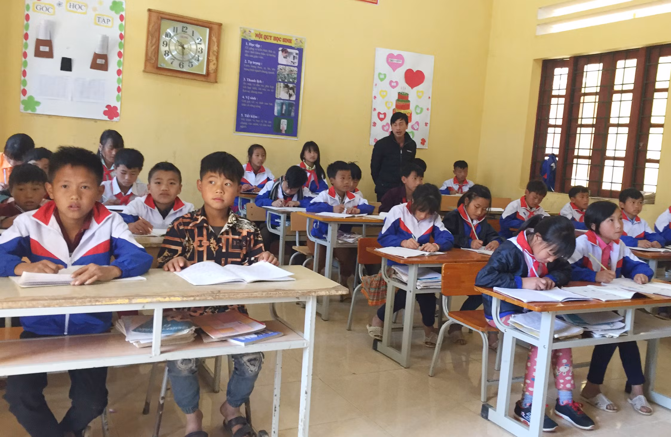 Toàn tỉnh có 390 trường học đạt chuẩn quốc gia ảnh 2