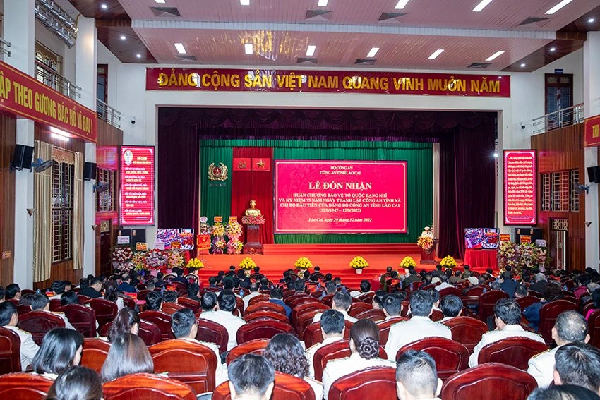 Công an tỉnh đón nhận Huân chương Bảo vệ Tổ quốc hạng Nhì và kỷ niệm 75 năm thành lập ảnh 1