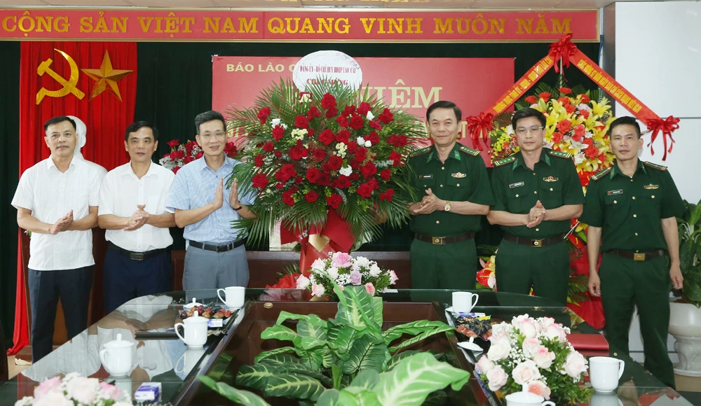 Các cơ quan, đơn vị, địa phương chúc mừng Báo Lào Cai nhân 97 năm Ngày Báo chí cách mạng Việt Nam ảnh 7 Các cơ quan, đơn vị, địa phương chúc mừng Báo Lào Cai nhân 97 năm Ngày Báo chí cách mạng Việt Nam ảnh 7