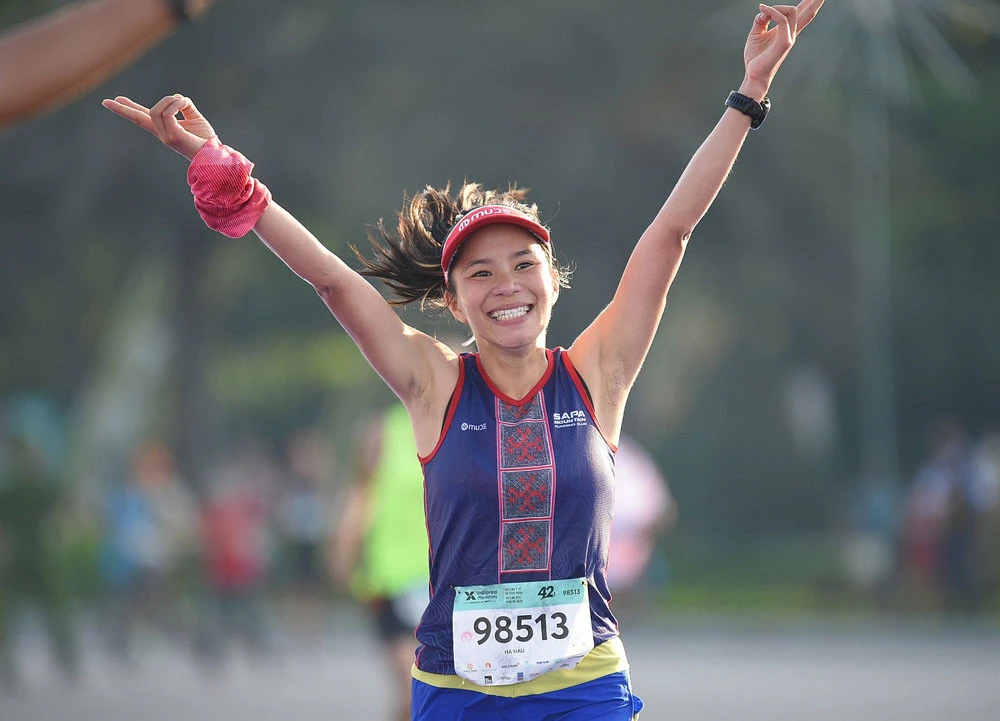 Cô gái Sa Pa Hà Thị Hậu về nhì tại Giải chạy VnExpress Marathon Sparkling Quy Nhơn 2022 ảnh 1