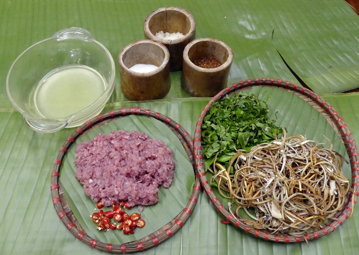 Hấp dẫn mâm cơm ngày Tết của người Thái ảnh 1