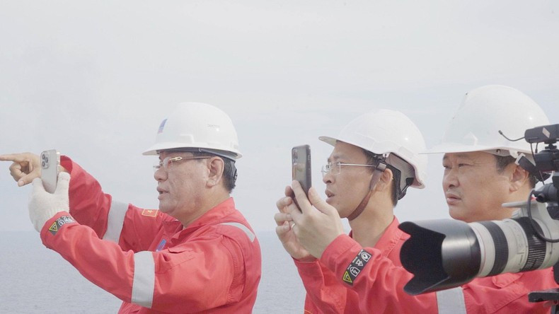 Phát sóng rộng rãi bộ phim “Việt Nam - Tổ quốc nhìn từ biển” ảnh 4 Phát sóng rộng rãi bộ phim “Việt Nam - Tổ quốc nhìn từ biển” ảnh 4