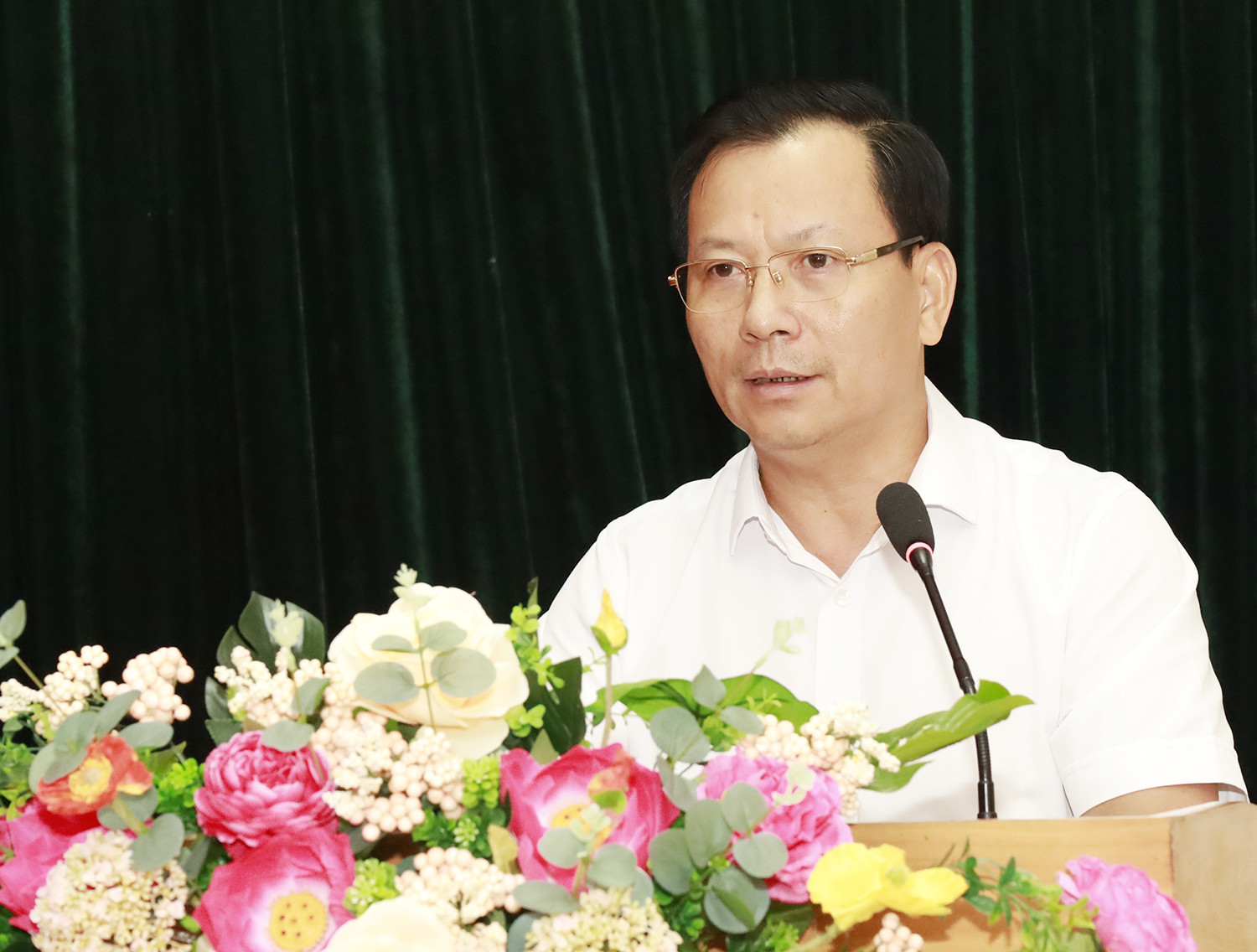 Đồng chí Hoàng Quốc Khánh, Phó Chủ tịch Thường trực UBND tỉnh phát biểu tại Chương trình ký kết. Đồng chí Hoàng Quốc Khánh, Phó Chủ tịch Thường trực UBND tỉnh phát biểu tại Chương trình ký kết.