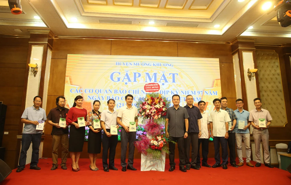 Mường Khương gặp mặt các cơ quan thông tấn, báo chí ảnh 1