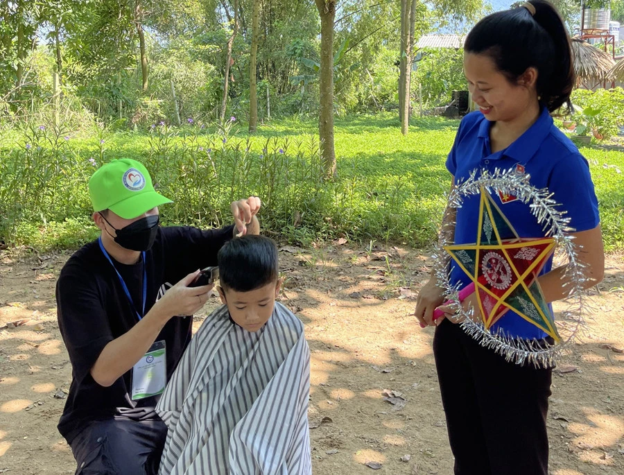 Thành đoàn Lào Cai tổ chức chương trình&nbsp; Trung thu cho em năm 2022 ảnh 2