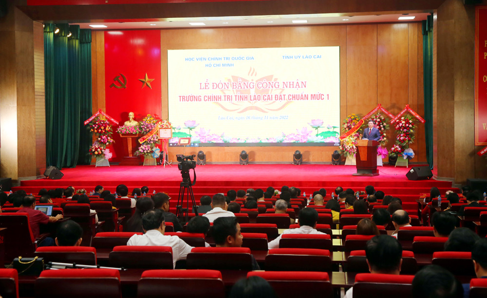 Trường Chính trị tỉnh Lào Cai đón nhận Bằng đạt chuẩn mức 1 đầu tiên trong cả nước ảnh 1