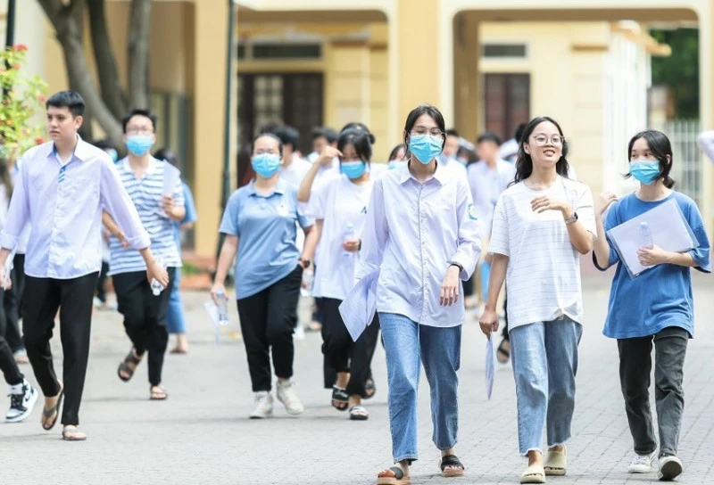 Nhiều năm nay, điểm chuẩn vào một số ngành của ĐH Khoa học xã hội và Nhân văn luôn nằm trong top đầu cả nước. Nhiều năm nay, điểm chuẩn vào một số ngành của ĐH Khoa học xã hội và Nhân văn luôn nằm trong top đầu cả nước.