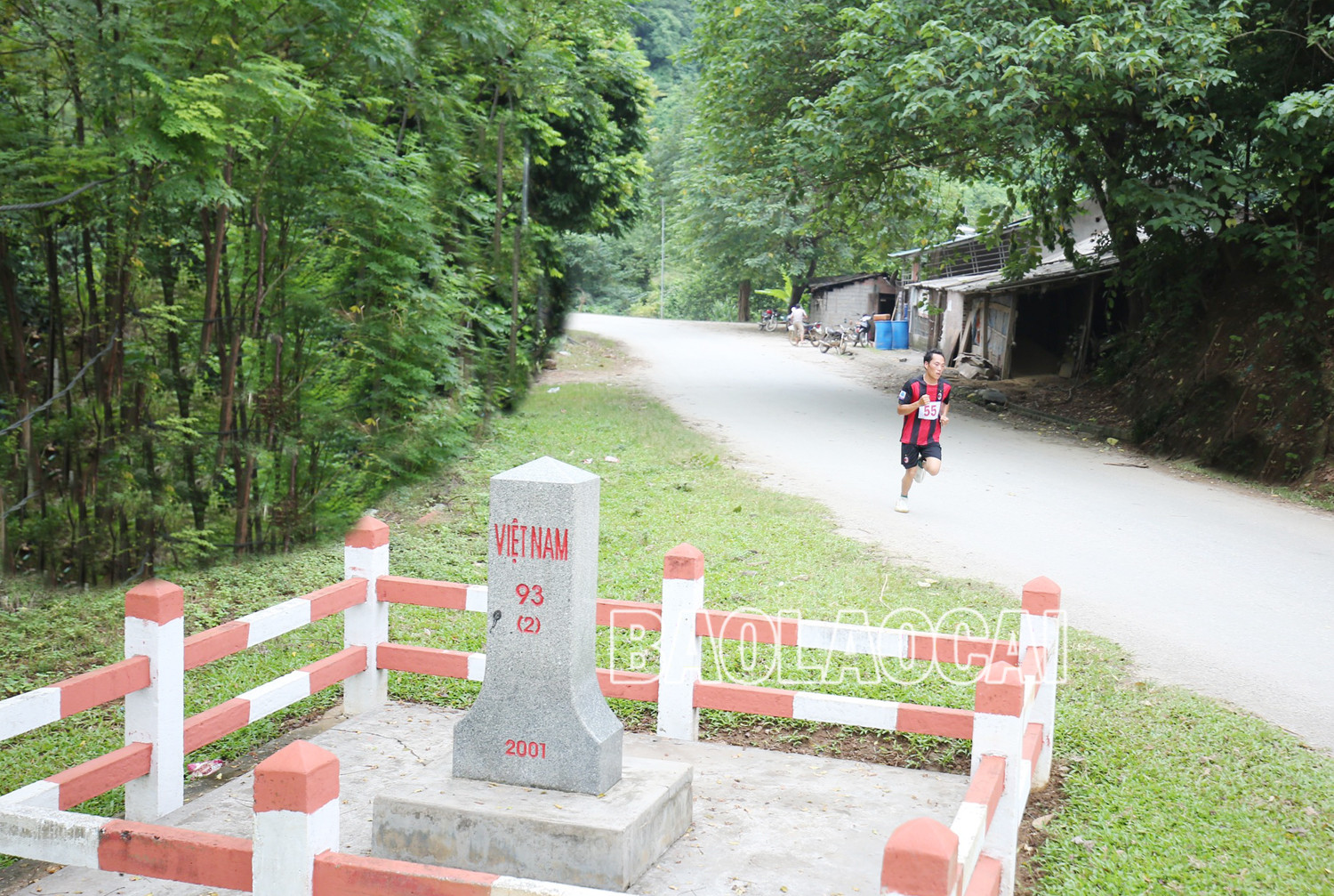Bế mạc Giải chạy bán Marathon “Về thượng nguồn Lũng Pô - Nơi con sông Hồng chảy vào đất Việt” năm 2022 ảnh 2 Bế mạc Giải chạy bán Marathon “Về thượng nguồn Lũng Pô - Nơi con sông Hồng chảy vào đất Việt” năm 2022 ảnh 2