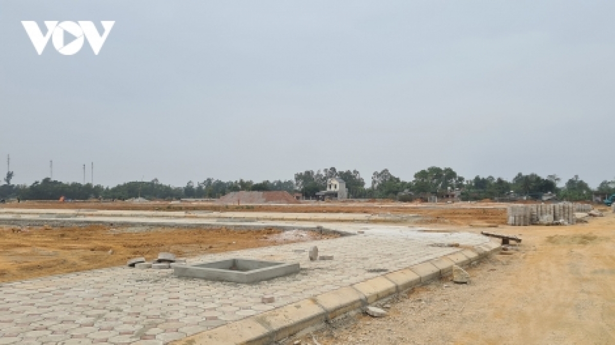 Những tháng đầu năm nay, giá bất động sản tại 2 thành phố lớn là Hà Nội và TP.HCM tăng mạnh, nhất là đất nền vùng ven.