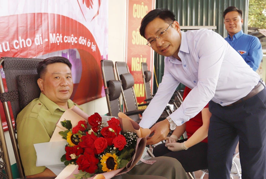 Thị xã Sa Pa: Tiếp nhận 307 đơn vị máu tại Ngày hội hiến máu tình nguyện hè năm 2022 ảnh 1
