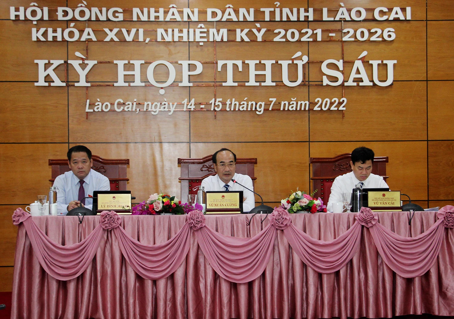 Kỳ họp thứ 6 HĐND tỉnh khóa XVI: Sôi nổi thảo luận, chất vấn, giải trình tại hội trường ảnh 15