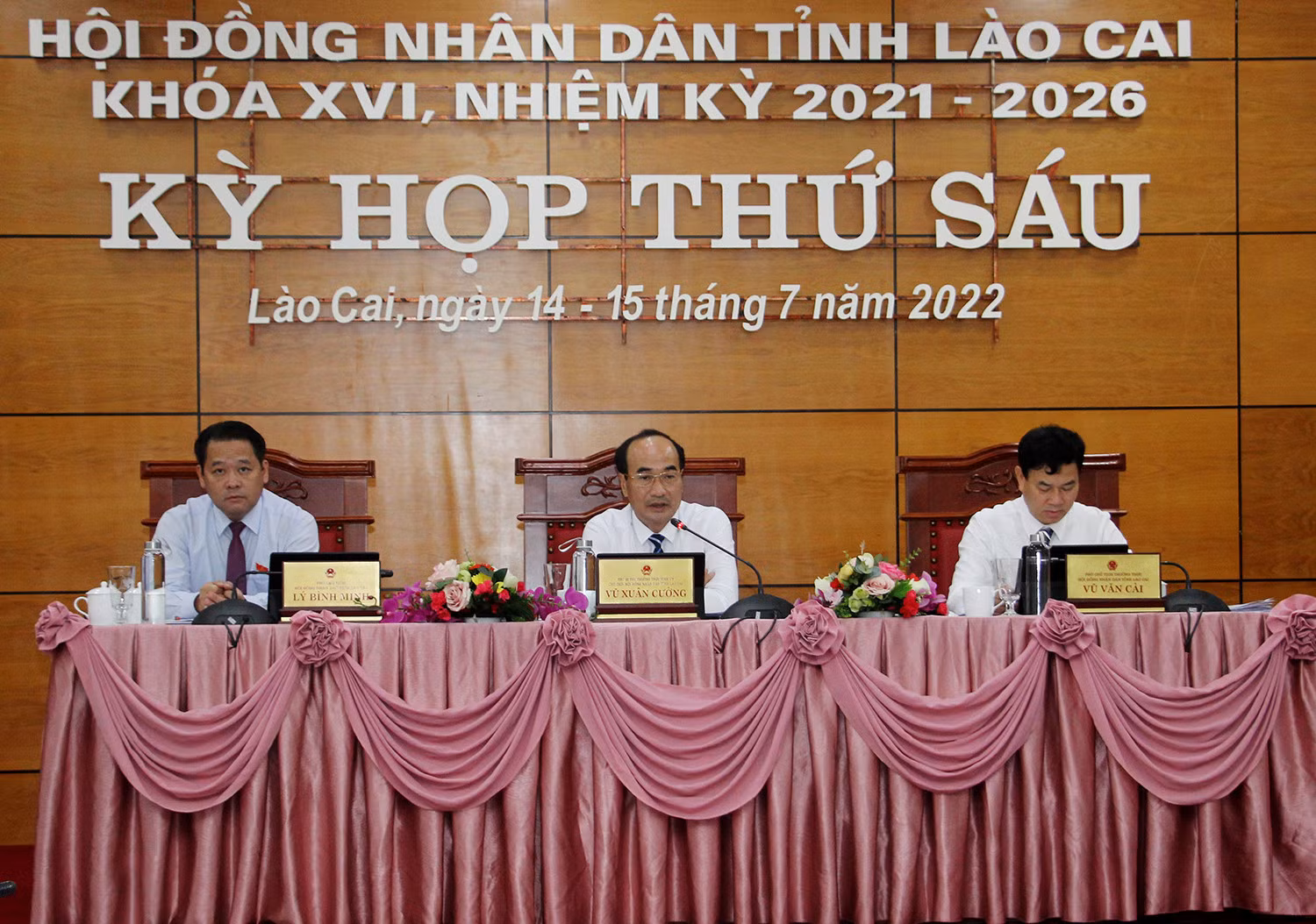 Kỳ họp thứ 6 HĐND tỉnh khóa XVI: Sôi nổi thảo luận, chất vấn, giải trình tại hội trường ảnh 15