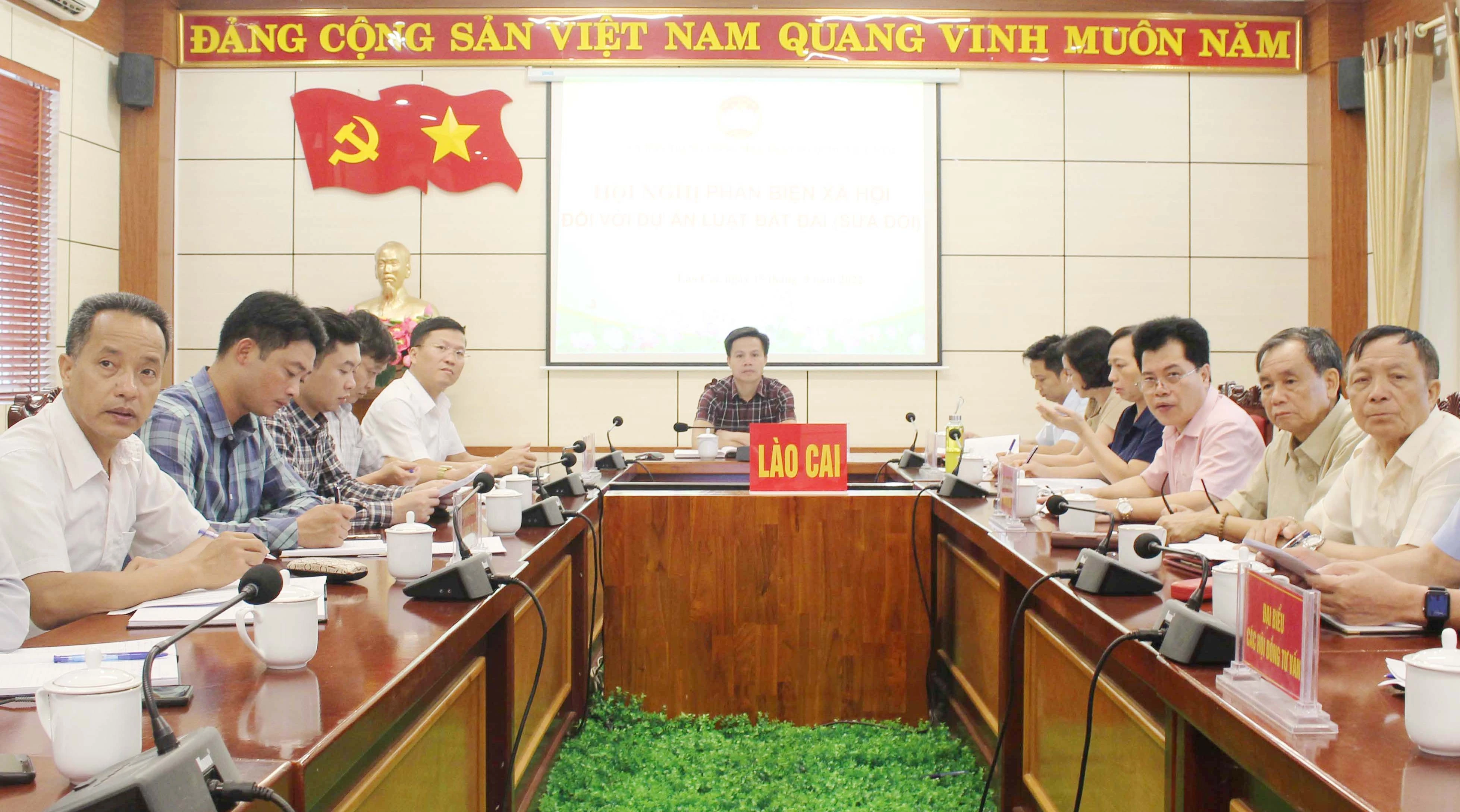 Quang cảnh điểm cầu tại Lào Cai. Quang cảnh điểm cầu tại Lào Cai.