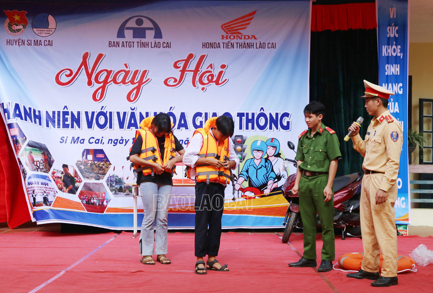 Hơn 800 học sinh huyện Si Ma Cai tham gia Ngày hội thanh niên với văn hóa giao thông ảnh 3