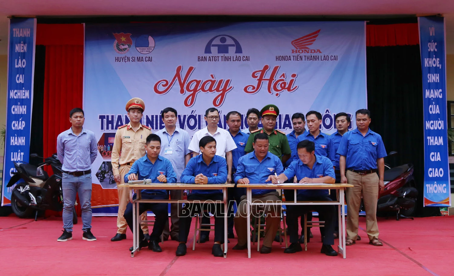 Hơn 800 học sinh huyện Si Ma Cai tham gia Ngày hội thanh niên với văn hóa giao thông ảnh 8 Hơn 800 học sinh huyện Si Ma Cai tham gia Ngày hội thanh niên với văn hóa giao thông ảnh 8