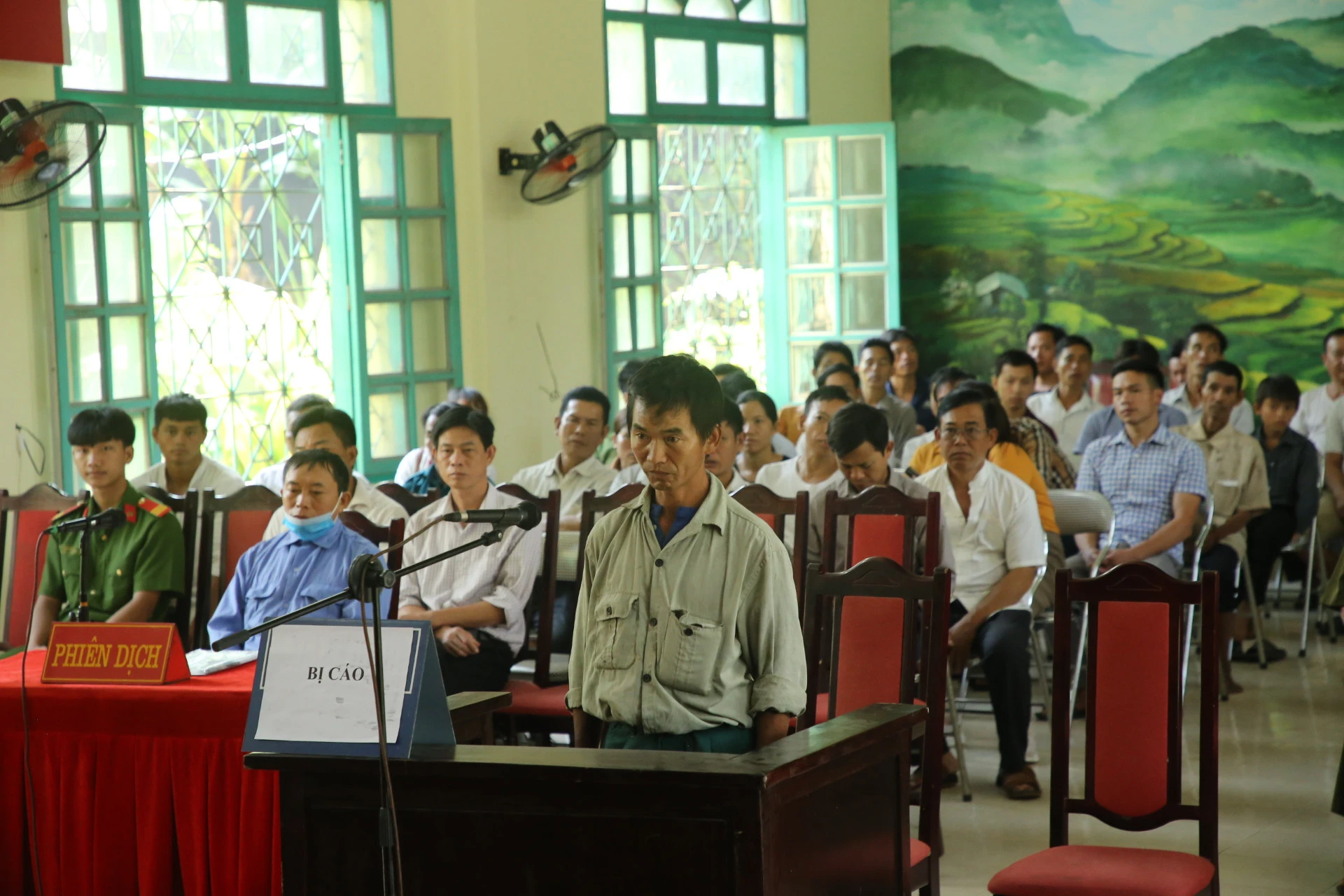 Tòa án nhân dân thành phố Lào Cai xét xử lưu động 2 vụ án hình sự ảnh 1