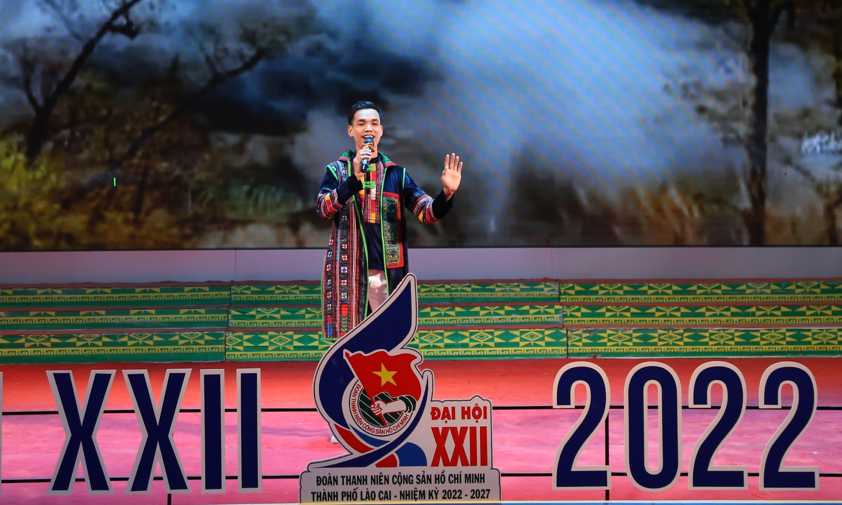 Một số tiết mục văn nghệ do đoàn viên, thanh niên các cơ sở đoàn trên địa bàn thành phố Lào Cai thể hiện.