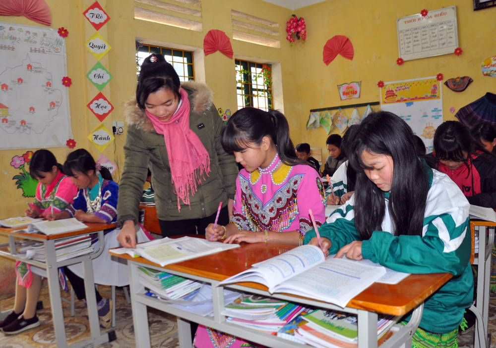 Giờ học của học sinh vùng cao huyện Bắc Hà.