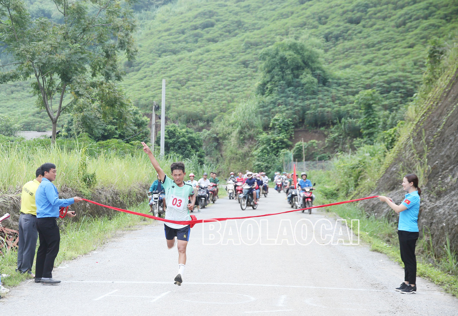 Bế mạc Giải chạy bán Marathon “Về thượng nguồn Lũng Pô - Nơi con sông Hồng chảy vào đất Việt” năm 2022 ảnh 5 Bế mạc Giải chạy bán Marathon “Về thượng nguồn Lũng Pô - Nơi con sông Hồng chảy vào đất Việt” năm 2022 ảnh 5