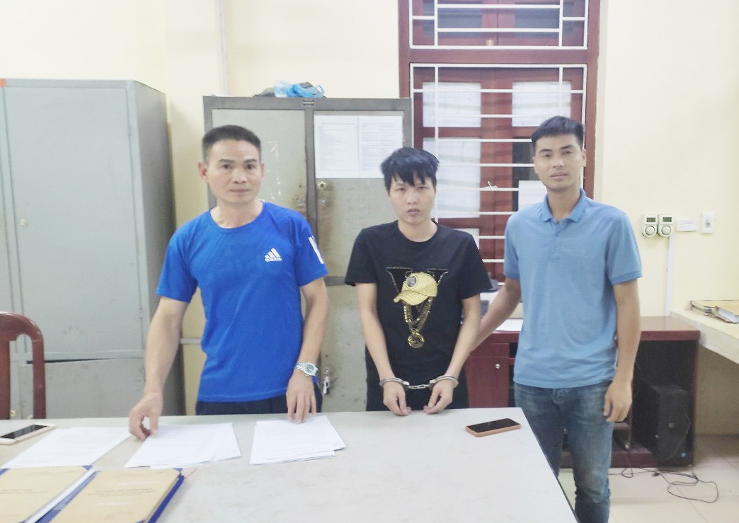 Công an huyện Văn Bàn liên tiếp bắt 2 đối tượng truy nã ảnh 1