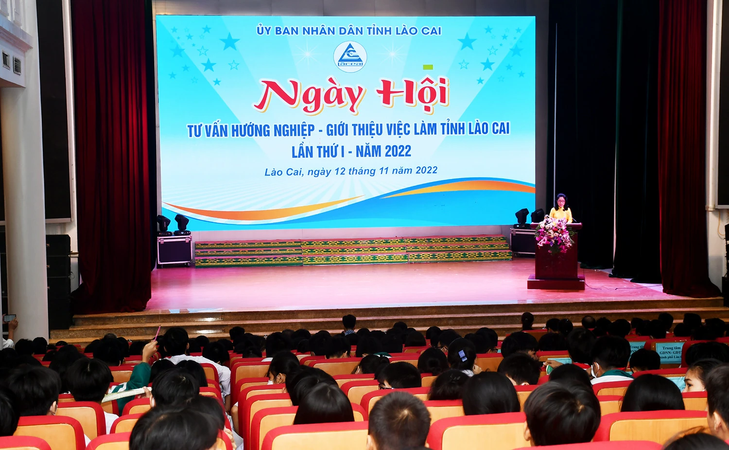 UBND tỉnh tổ chức ngày hội tư vấn hướng nghiệp - giới thiệu việc làm lần thứ I, năm 2022 ảnh 1