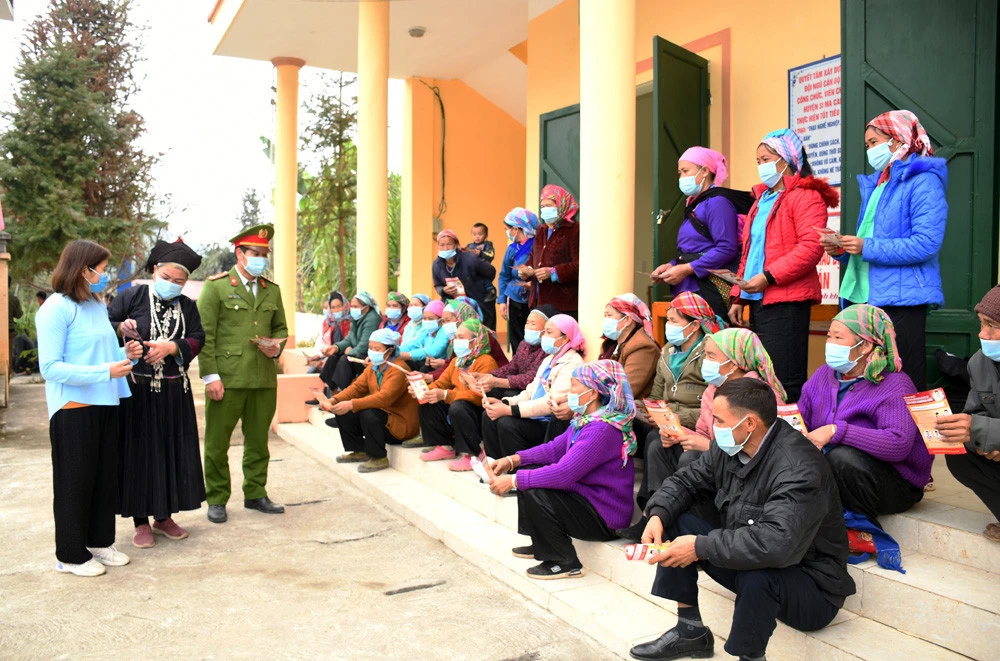 Huyện Si Ma Cai phát huy vai trò của ban tuyên vận xã, tổ tuyên vận thôn, bản trong tuyên tuyền chủ trương, chính sách đến với người dân.
