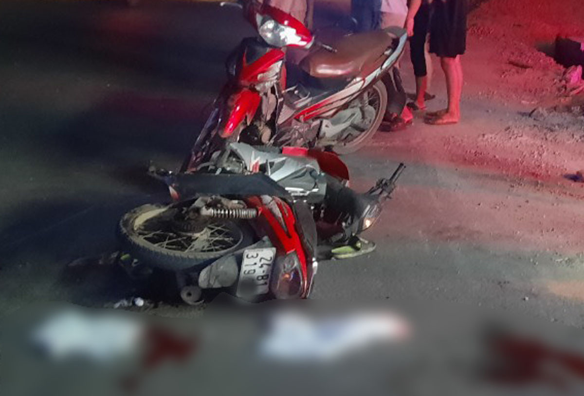 Va chạm xe mô tô, 2 người nhập viện cấp cứu ảnh 1 Va chạm xe mô tô, 2 người nhập viện cấp cứu ảnh 1