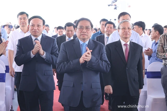 Thủ tướng Phạm Minh Chính dự lễ khánh thành tuyến đường cao tốc Vân Đồn - Móng Cái.