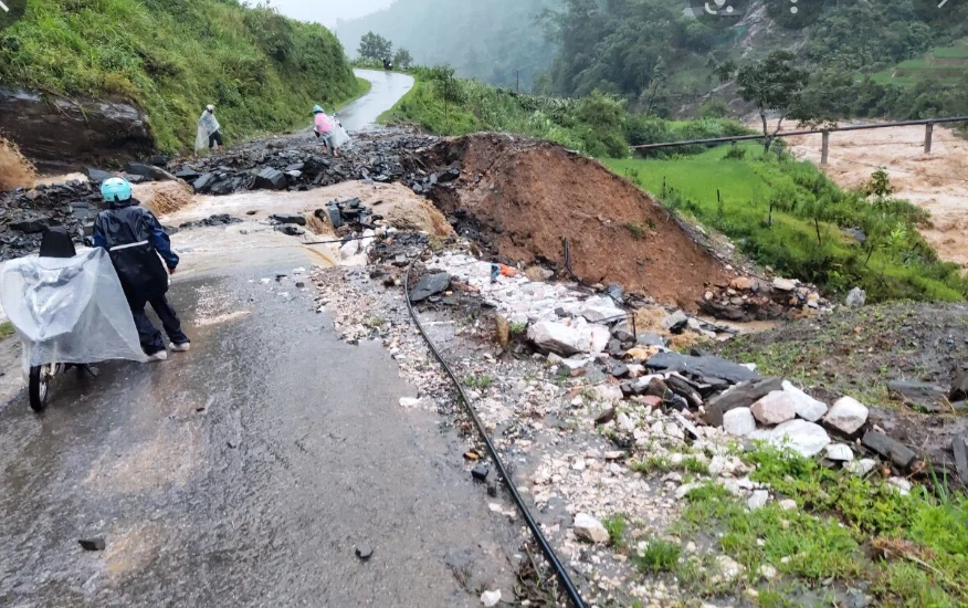 Vùng núi cần đề phòng lũ quét, trượt lở đất đá ảnh 1