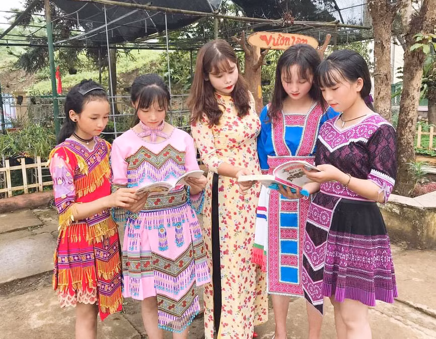 Ngoài là Tổng phụ trách Đội, cô Thủy còn là giáo viên dạy Ngữ Văn giỏi.