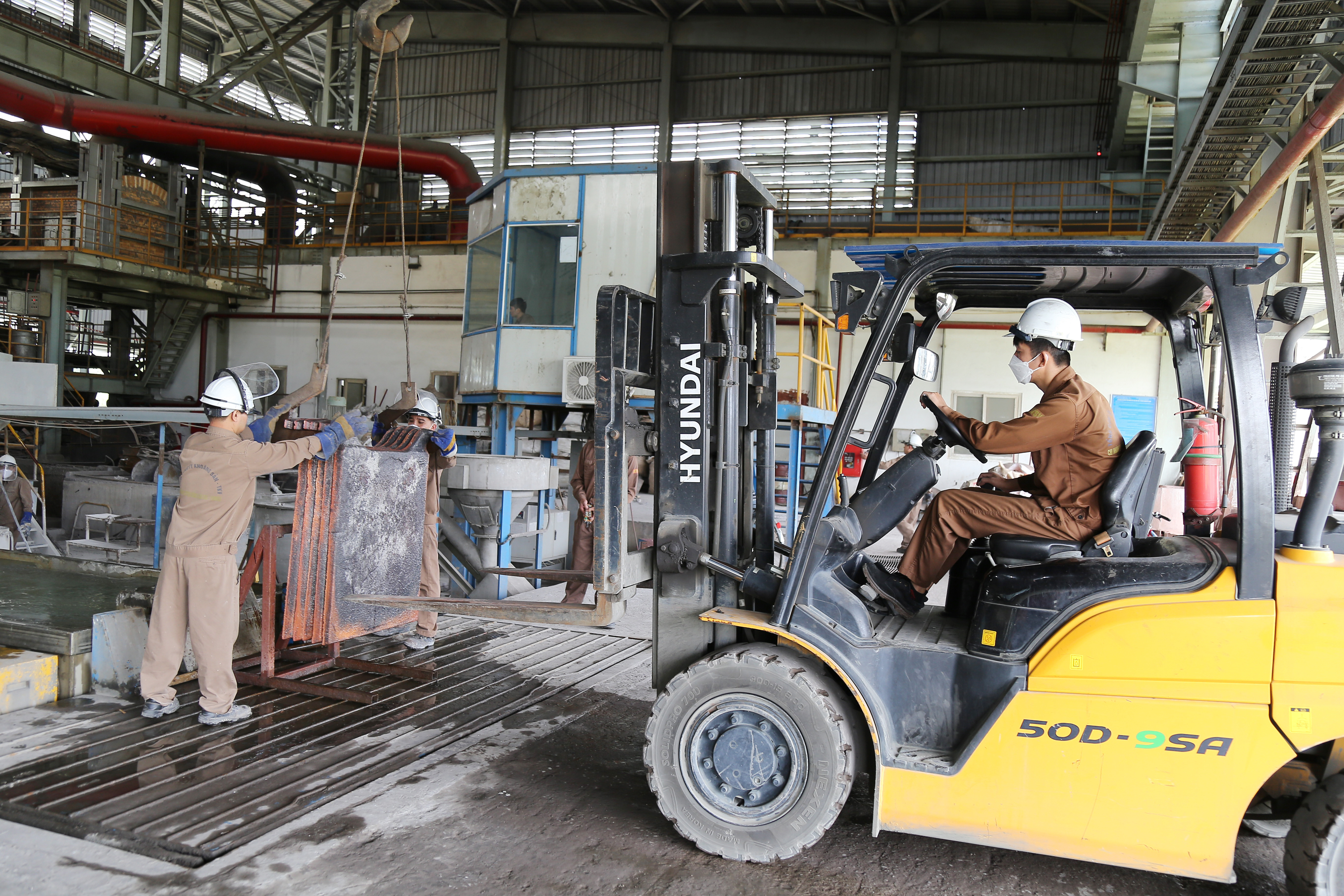 Sản xuất công nghiệp Lào Cai ghi nhận tín hiệu khởi sắc. Sản xuất công nghiệp Lào Cai ghi nhận tín hiệu khởi sắc.