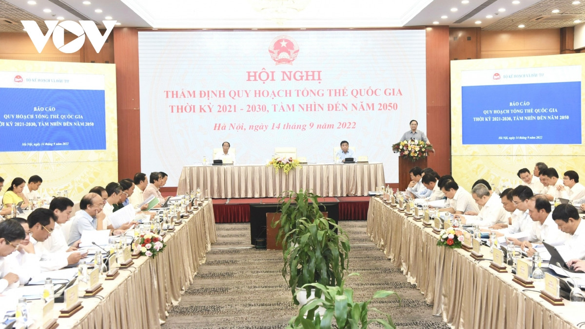 Theo Thủ tướng, quy hoạch phải tuân thủ các quy định của pháp luật, bám sát chủ trương, đường lối của Đảng; điều quan trọng hơn là công tác thẩm định; đánh giá chất lượng quy hoạch. Theo Thủ tướng, quy hoạch phải tuân thủ các quy định của pháp luật, bám sát chủ trương, đường lối của Đảng; điều quan trọng hơn là công tác thẩm định; đánh giá chất lượng quy hoạch.