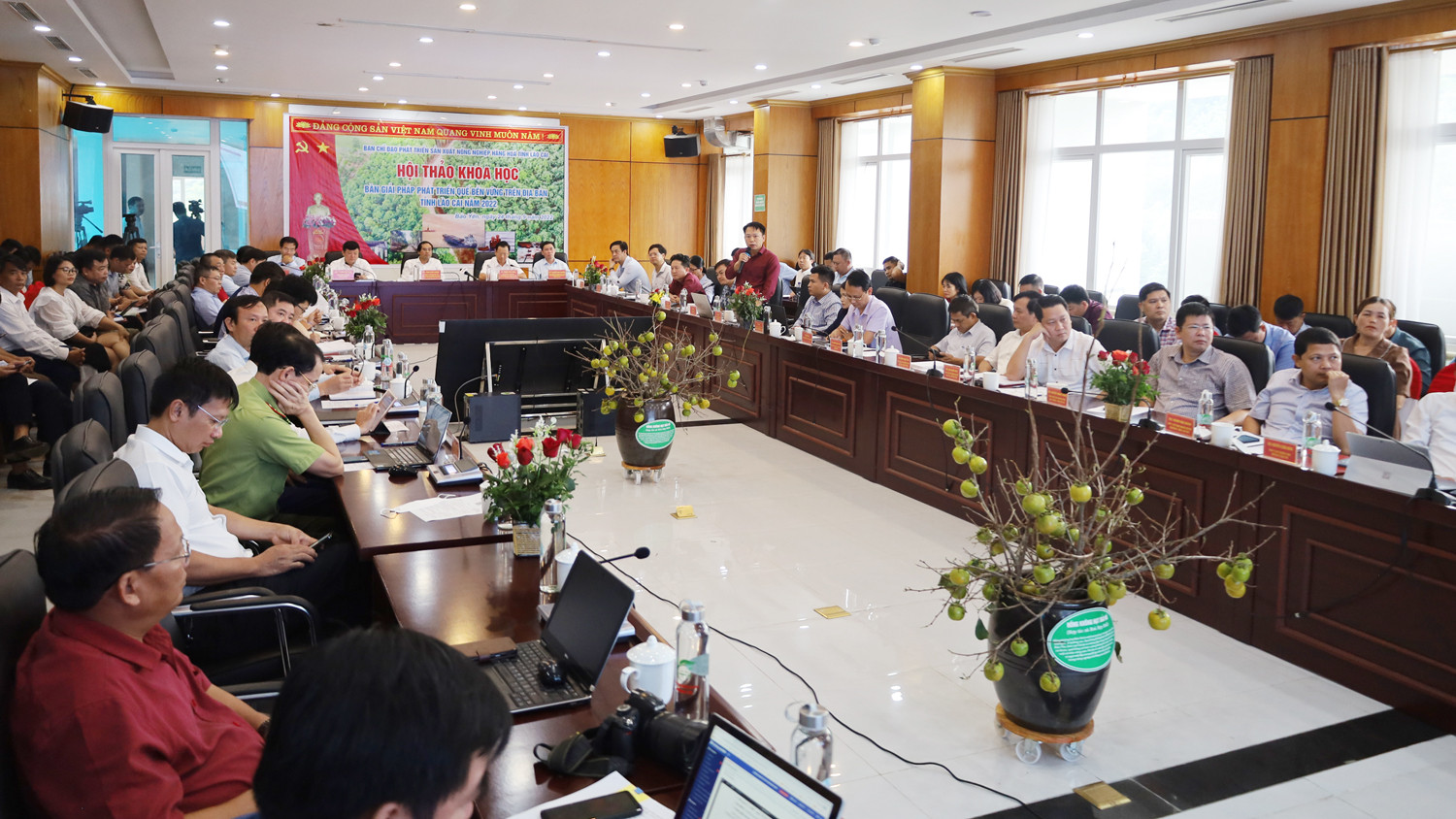 Quang cảnh hội thảo. Quang cảnh hội thảo.
