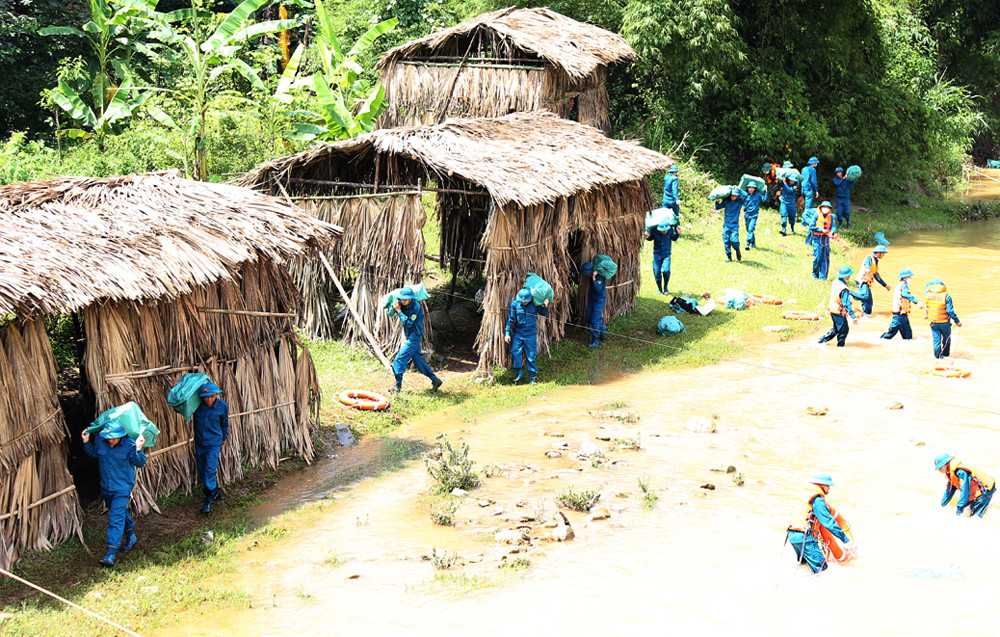 Tổ chức diễn tập góp phần chuyển từ bị động ứng phó sang chủ động phòng ngừa bão, lũ. Ảnh: Viết Vinh Tổ chức diễn tập góp phần chuyển từ bị động ứng phó sang chủ động phòng ngừa bão, lũ. Ảnh: Viết Vinh