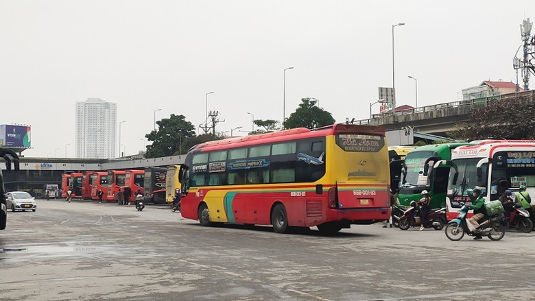 Cần quyết liệt xử lý tình trạng "xe dù, bến cóc" ảnh 1 Cần quyết liệt xử lý tình trạng "xe dù, bến cóc" ảnh 1