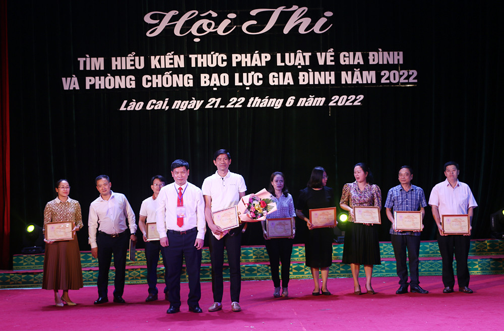 Sôi nổi Hội thi tìm hiểu kiến thức pháp luật về gia đình và phòng, chống bạo lực gia đình ảnh 4