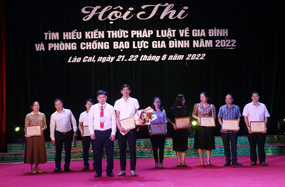 Sôi nổi Hội thi tìm hiểu kiến thức pháp luật về gia đình và phòng, chống bạo lực gia đình ảnh 4